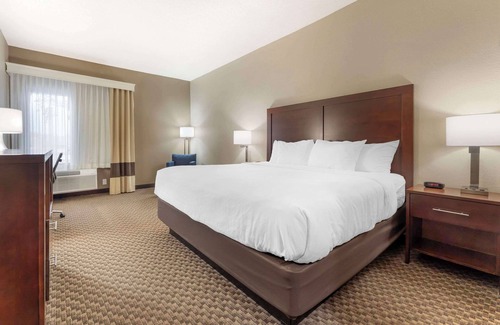 Tire Hill Hotel | Comfort Inn & Suites