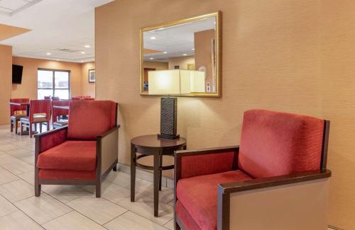 Farmers Hotel | Comfort Inn & Suites