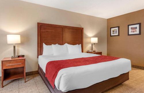 Farmers Hotel | Comfort Inn & Suites