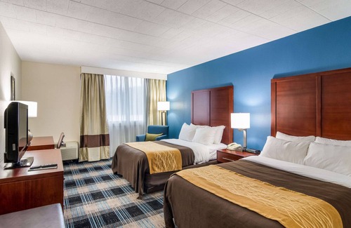 O'Hara Township Hotel | Comfort Inn & Suites