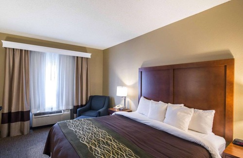 Red Oak Hotel | Comfort Inn & Suites