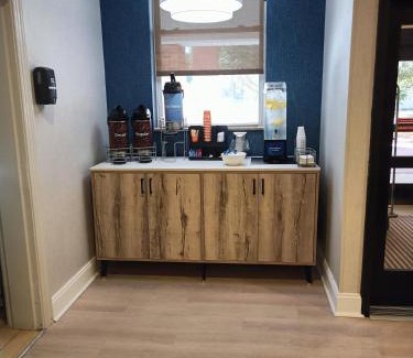 Northwest Hotel | Comfort Inn & Suites Virginia Beach - Norfolk Airport