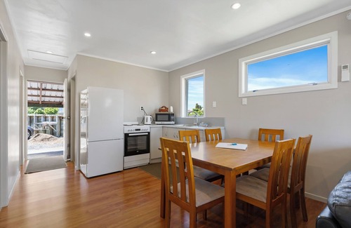 Thames Apartment | Comfort Inn Sunset