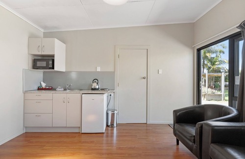 Thames Apartment | Comfort Inn Sunset