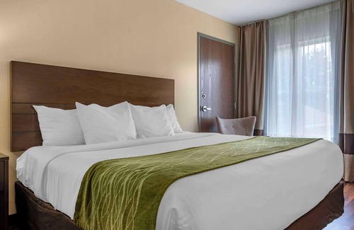 Connellsville Hotel | Comfort Inn