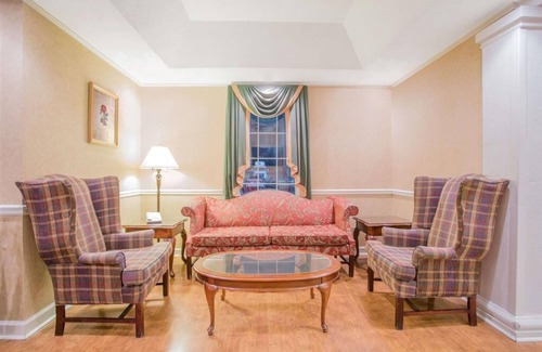 Martinsville Hotel | Comfort Inn