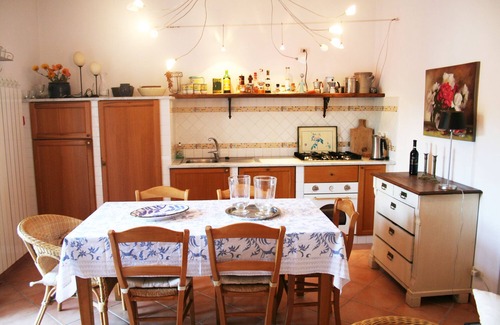 Alani Apartment | Comfortable apartment in an old manor house in a panoramic location