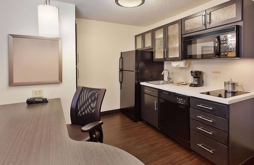 Mount Laurel Hotel | Comfort Meets Affordability! Free Parking, Pets Allowed, Near Laurel Acres