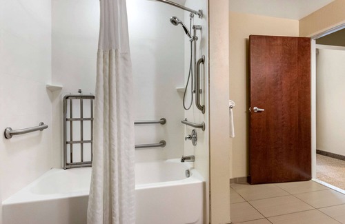 Bozeman Hotel | Comfort Suites Airport - University