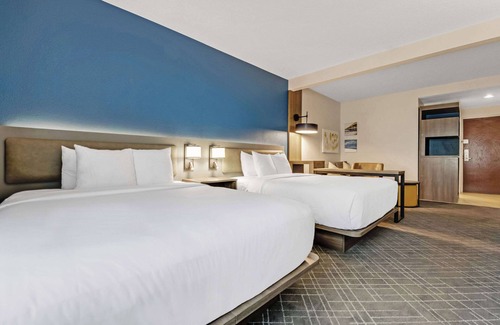 Greenbrier East Hotel | Comfort Suites Chesapeake - Norfolk