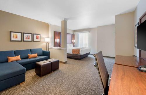Dupont Hotel | Comfort Suites Denver International Airport