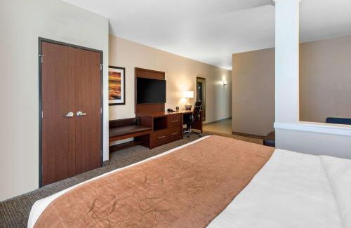 Dupont Hotel | Comfort Suites Denver International Airport
