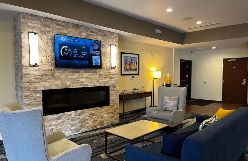 Dupont Hotel | Comfort Suites Denver International Airport