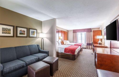 Escanaba Hotel | Comfort Suites Escanaba West