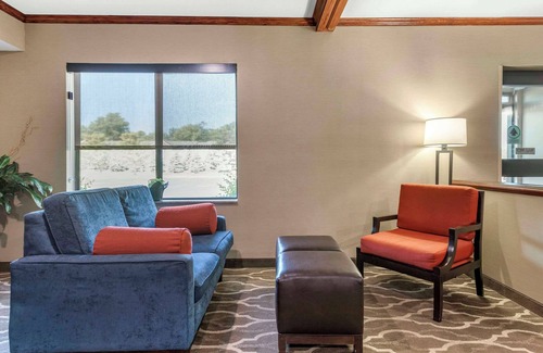 Grandville Hotel | Comfort Suites Grandville - Grand Rapids SW