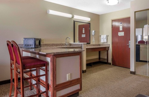 Grandville Hotel | Comfort Suites Grandville - Grand Rapids SW