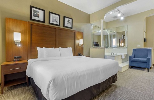 Barker Hotel | Comfort Suites Houston NW - Vintage Park