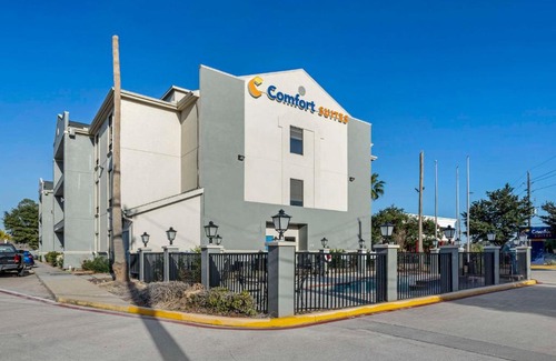 Barker Hotel | Comfort Suites Houston NW - Vintage Park