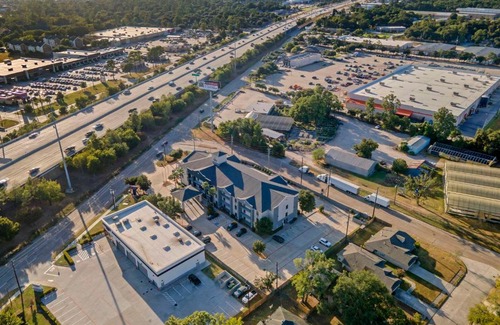 Barker Hotel | Comfort Suites Houston NW - Vintage Park