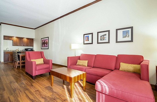 Innsbrook Hotel | Comfort Suites Innsbrook - Short Pump