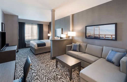 Tri-Cities Hotel | Comfort Suites Kennewick at Southridge