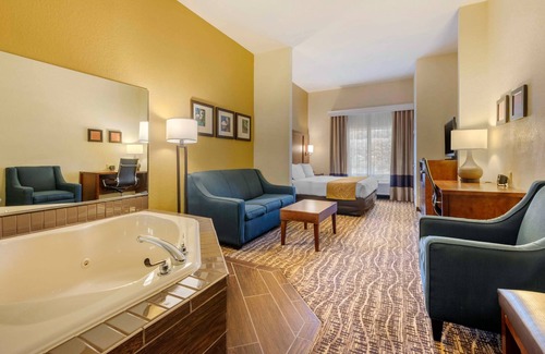 The Villages Hotel | Comfort Suites Lady Lake - The Villages