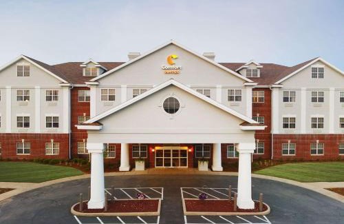 Oak Creek Hotel | Comfort Suites Milwaukee Airport