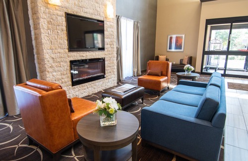 Barker Hotel | Comfort Suites Near Sam Houston Race Park.
