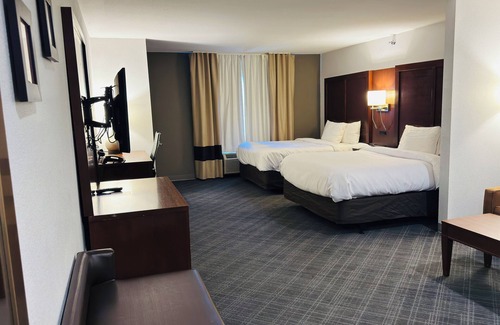 Plymouth Hotel | Comfort Suites Plymouth near US-30