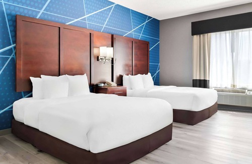 Southfield Hotel | Comfort Suites Southfield/Detroit