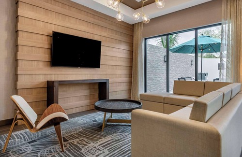 Stuart Hotel | Comfort Suites Stuart - Hutchinson Island