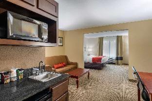 Ennis Hotel | Comfort Suites