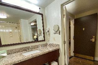 Tulare Hotel | Comfort Suites