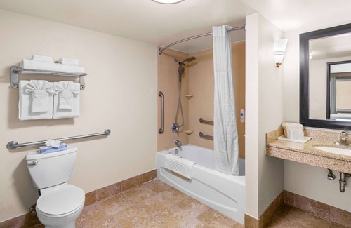 Nut Tree Hotel | Comfort Suites Vacaville-Napa Valley Area