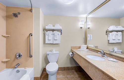 Nut Tree Hotel | Comfort Suites Vacaville-Napa Valley Area