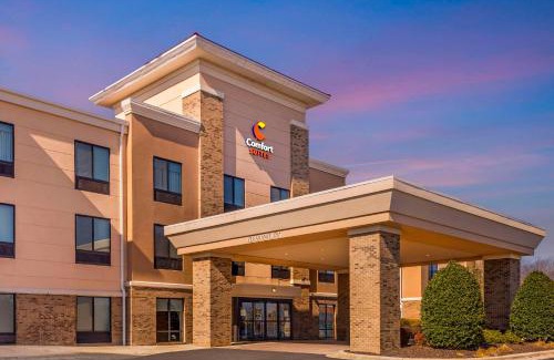 Whitsett Hotel | Comfort Suites Whitsett - Greensboro East