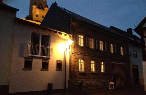 Burgschwalbach Bed & Breakfast | Comfort triple room 4 (room 4) - Gästehaus Auszeit