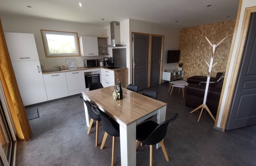 Les Moitiers-d'Allonne Cottage | Comfortable 4-person gîte close to the sea