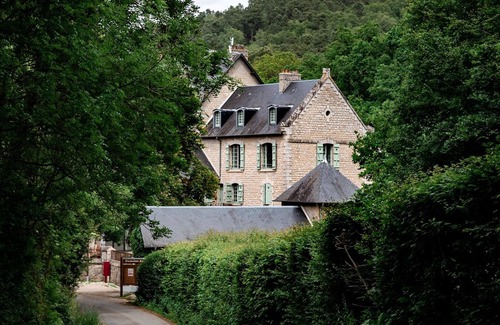 Saint-Leonard-des-Bois Cottage | Comfortable cottage with Wi-Fi, sauna, near nature activities