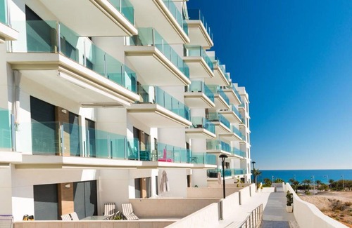 Els Arenals del Sol Apartment | Comfortable Luxe in the beach