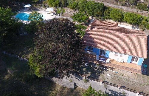 Massebœuf Apartment | Comfortable pied-a-terre, in Provence, private pool on large wooded grounds