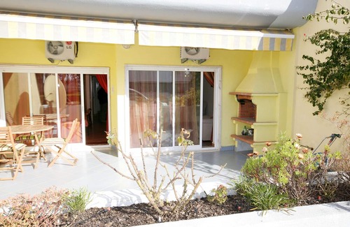 Albardeira House | Comfortable 2 Bedroom Apartment w/Pool + Children Park + Near Beach & Town,WiFi