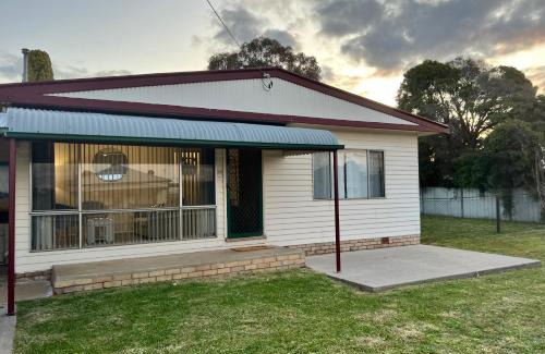 Central Mudgee House | Comfortable 2-Bedroom home in Mudgee - Rest Easy Mudgee