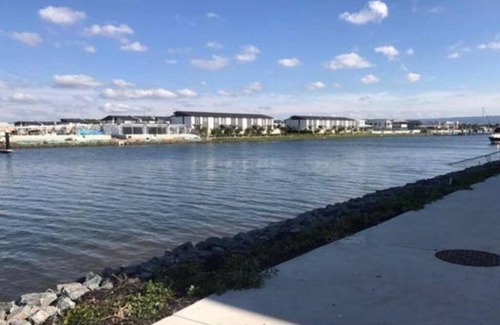 Gold Coast House | Comfortable 2 story villa nearby Hope Island Canal