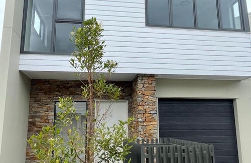 Gold Coast House | Comfortable 2 story villa nearby Hope Island Canal