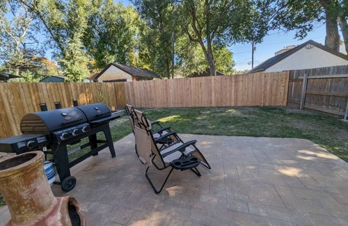 Central Colorado Springs House | Comfortable 2 Bedroom 1 Bath Bungalow Near Downtown. Pet Friendly!