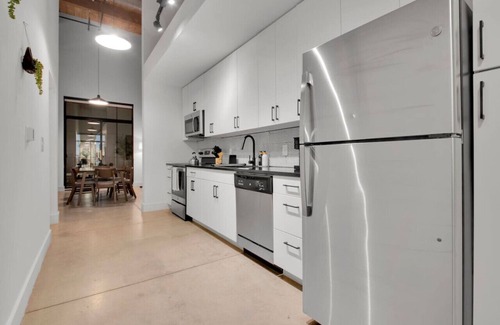 Judson Apartment | Comfortable 2BD | Pool & Gym Near DT GVL!