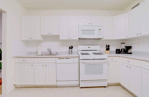 Aurora Highlands Apartment | Comfortable 2BR Apt in Crystal City