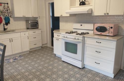 Ridgefield Park Apartment | Comfortable 3 Bedroom Apartment 30 Minutes to New York
