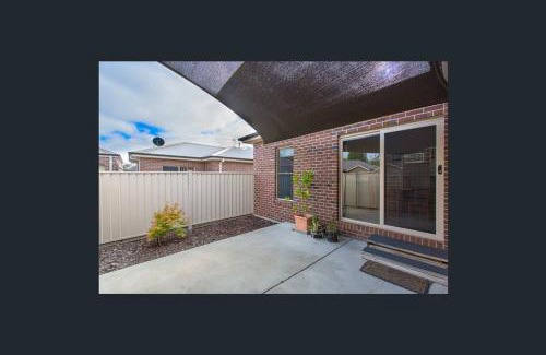 Mount Clear House | Comfortable 3-bedroom home with two car garage